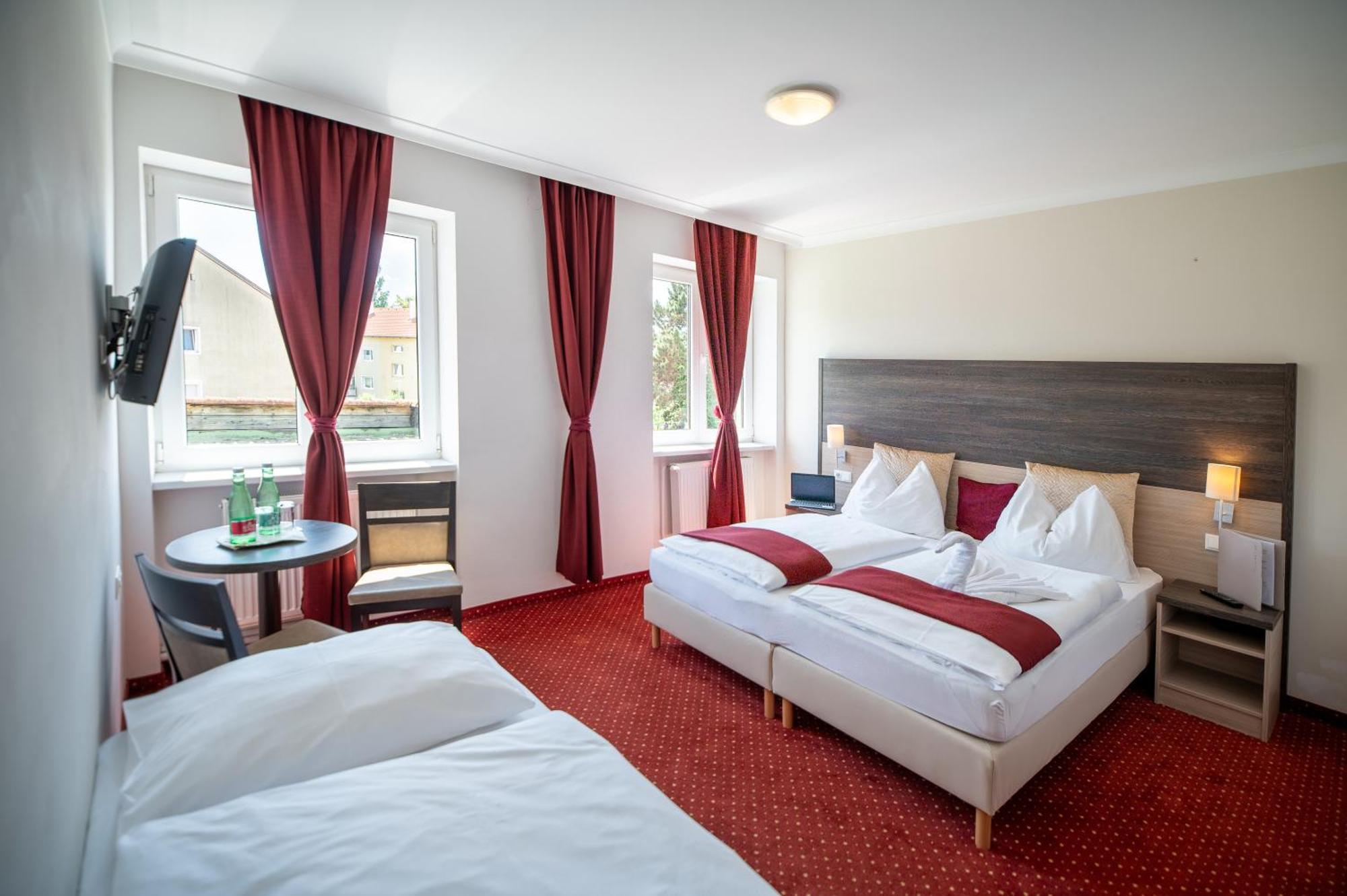 Hotel Marc Aurel Petronell Eksteriør bilde