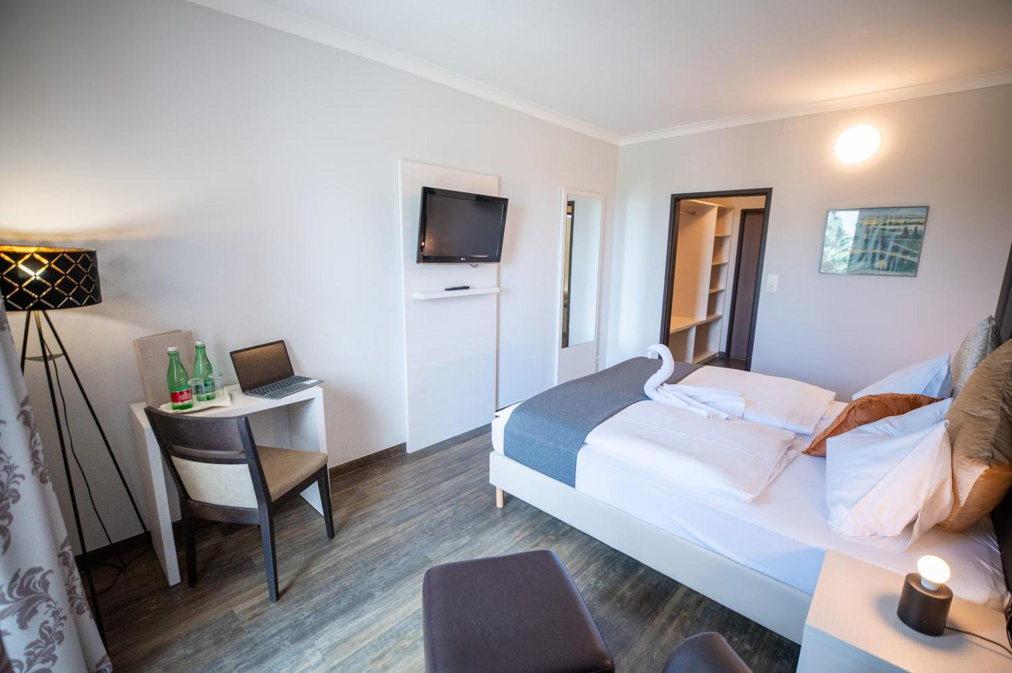 Hotel Marc Aurel Petronell Eksteriør bilde